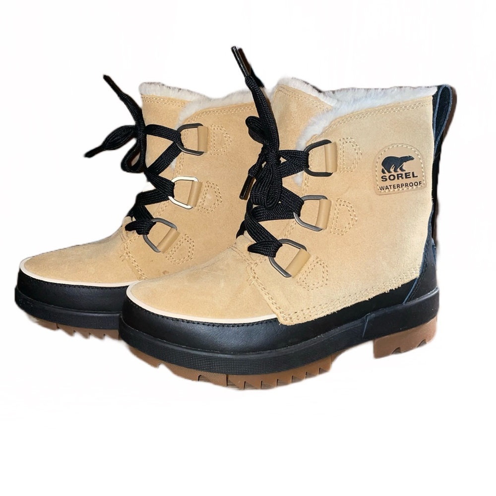 Sorel Tan and Black Lace Up Boots